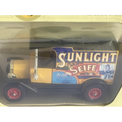 476 - A BOXED MODELS OF YESTERYEAR SUNLIGHT SEIFE 1912 FORD MODEL T