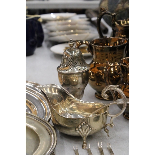 109 - A MIXED LOT OF SILVER PLATE TO INCLUDE PLATES, SPOONS, GRAVY BOWL, SUGAR CASTER ETC