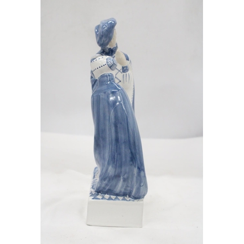 119 - A VINTAGE HISTORICAL LADY AND LORD RYE POTTERY OF KENT FIGURE - APPROXIMATELY 27CM HIGH