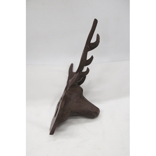 124 - A CAST IRON WALL HANGING STAG - 11 X 9 INCH