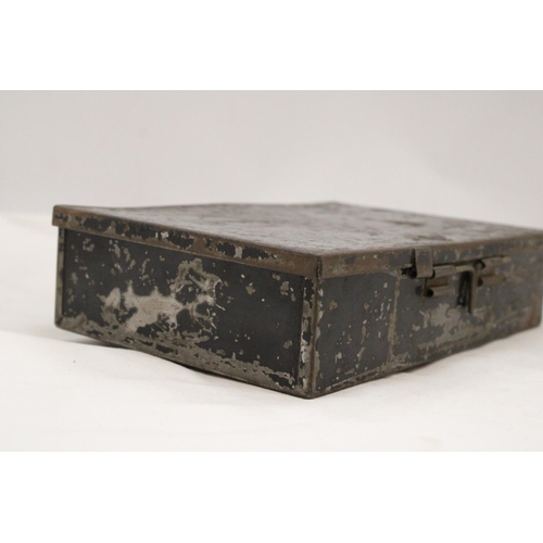 145 - A MILITARY ISSUE TIN BOX WITH CROW'S FOOT