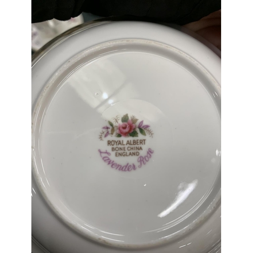 160 - A QUANTITY OF ROYAL ALBERT 'LAVENDER ROSE' CHINA TO INCLUDE, VARIOUS SIZES OF PLATES, A CREAM JUG, S... 