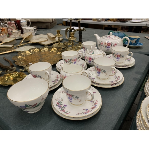 161 - A VINTAGE WEDGWOOD 'DEVON SPRAYS', TEASET TO INCLUDE A TEAPOT, A SUGAR BOWL, CREAM JUG, CUPS, SAUCER... 