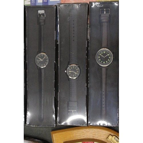 224 - A SELECTION OF MILITARIAN WATCHES TOGETHER WITH A COLLECTION OF MILITARY WATCH MAGAZINES