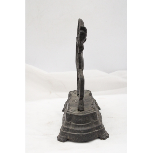 230 - A VICTORIAN BLACK CAST IRON HORSE DOOR STOP - APPROXIMATELY 23CM X 23CM