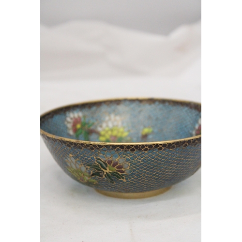 236 - A VINTAGE CHINESE STYLE BRASS FILIGREE AND ENAMEL BOWL ON WOODEN STAND