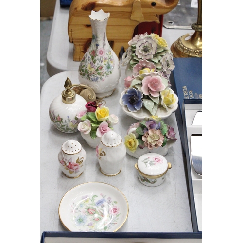 254 - A LARGE MIXED LOT TO INCLUDE A BOXED ROYAL WORCESTER 