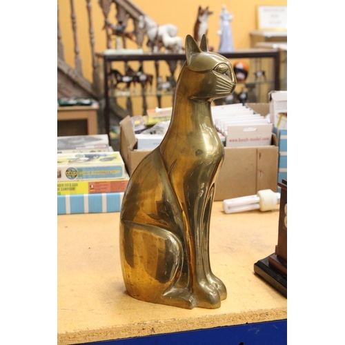 63 - A HEAVY BRASS EGYPTIAN GOD CAT 