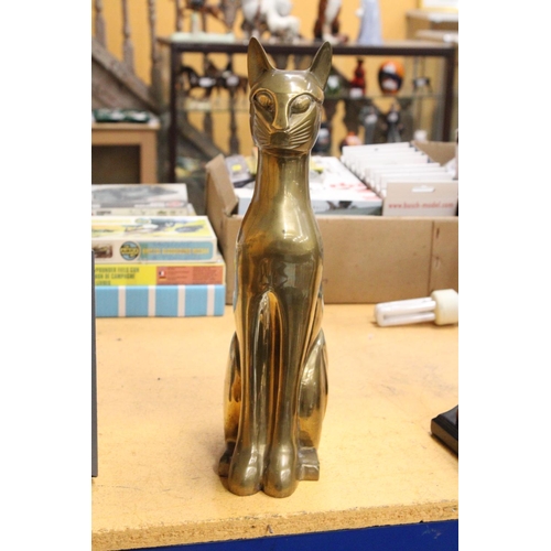 63 - A HEAVY BRASS EGYPTIAN GOD CAT 