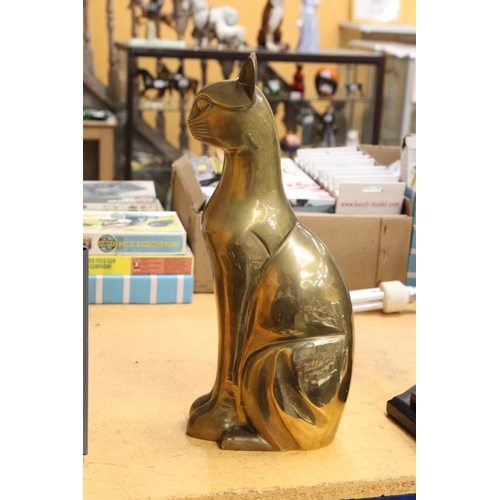 63 - A HEAVY BRASS EGYPTIAN GOD CAT 