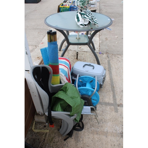 1871 - AN ASSORTMENT OF ITEMS TO INCLUDE A GLASS TOPPED TABLE, A PET CARRIER AND PARASOLS ETC