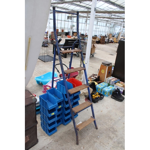 1880 - A FIVE RUNG STEP LADDER AND A N ASSORTMENT OF PLASTIC STACKING LIN BINS