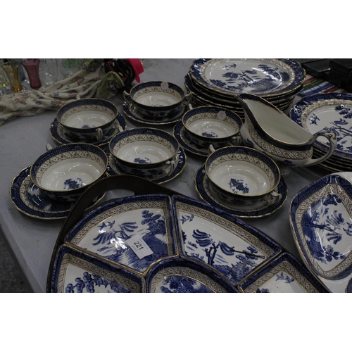 221 - A LARGE QUANTITY OF BOOTH'S, 'REAL OLD WILLOW' DINNER WARE TO INCLUDE VARIOUS SIZES OF PLATES, SOUP ... 