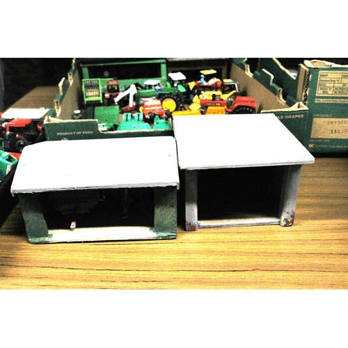 484 - A QUANTITY OF FARM RELATED TOYS AND BUILDINGS