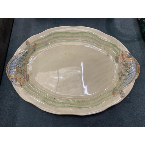 82 - A CLARICE CLIFF PLATTER WITH FISH DESIGN, 38CM X 26CM