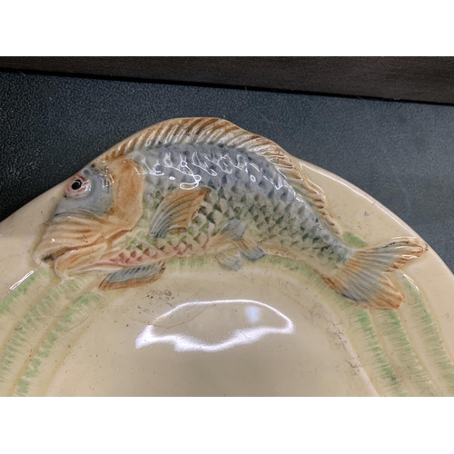 82 - A CLARICE CLIFF PLATTER WITH FISH DESIGN, 38CM X 26CM