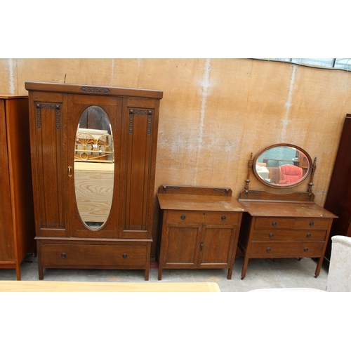 3085 - AN EARLY 20TH CENTURY OAK BEDROOM SUITE COMPRISING MIRROR DOOR WARDROBE, DRESSING CHEST AND CHEST