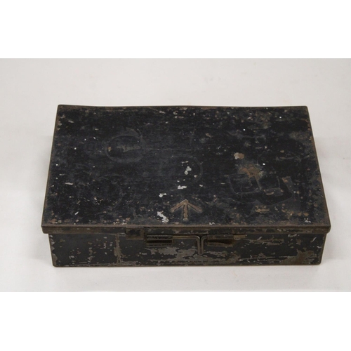 145 - A MILITARY ISSUE TIN BOX WITH CROW'S FOOT