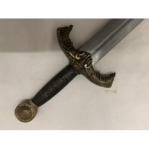 188 - A HEAVY MYTHOLOGY LONG DAGGER, LENGTH 42CM