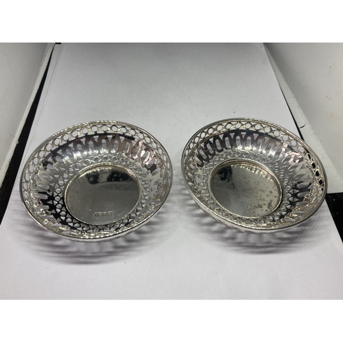 750 - A PAIR OF HALLMARKED SHEFFIELD SILVER PIERCED DISHES GROSS WEIGHT 73.9 GRAMS