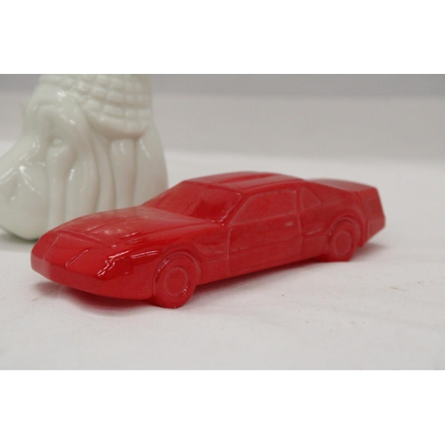 923 - TWO AVON ITEMS TO INCLUDE A BLOODHOUD PIPE AND SPORTS CAR (BOTH FULL)