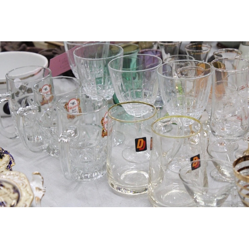 926 - A QUANTITY OF GLASSWARE TO INCLUDE SHOT GLASSES, BEER GLASSES, WINE GLASSES, SHERRY GLASSES ETC