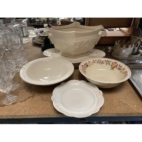 1056 - THREE LARGE PIECES OF ROYAL WORCESTER TO INCLUDE A SERVING DISH, SERVING PLATE, BOWL, ETC