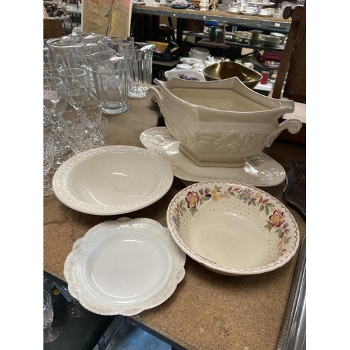 1056 - THREE LARGE PIECES OF ROYAL WORCESTER TO INCLUDE A SERVING DISH, SERVING PLATE, BOWL, ETC