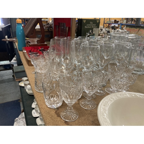 1057 - A QUANTITY OF GLASSES TO INCLUDE WINE, SHERRY, TUMBLERS, ETC