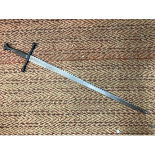 1070 - A KING CARLOS V HEAVY LONG SWORD WITH ORNATE BLADE OF TOLEDO STEEL - APPROXIMATELY 104CM