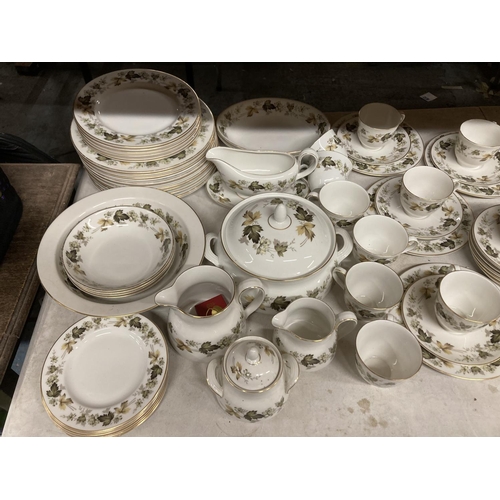 1137 - A ROYAL DOULTON 'LARCHMONT' DINNER SERVICE, TO INCLUDE VARIOUS SIZES OF PLATES, A SERVING TUREEN AND... 