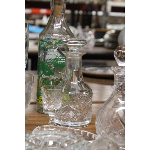 1252 - A LARGE QUANTITY OF GLASSWARE TO INCLUDE WINE GLASSES, VINEGAR BOTTLE WITH STOPPER, CHEESEBOARD, CAN... 