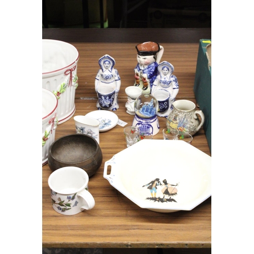 1259 - A QUANTITY OF VINTAGE CERAMICS TO INCLUDE A NEWHALL BOWL, A ROYAL WORCESTER PIN TRAY AND POT, A TOBY... 