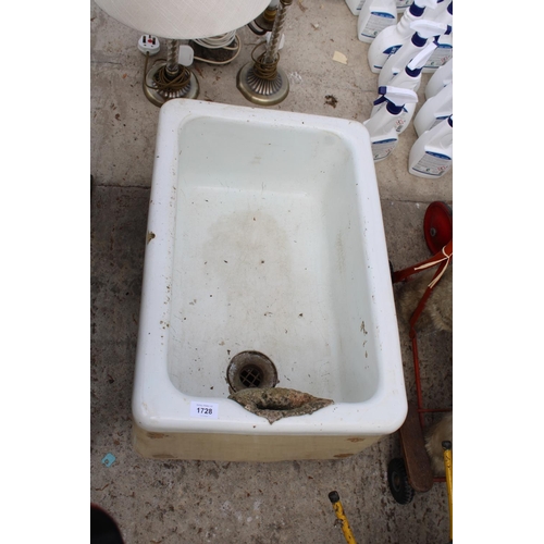 1728 - A RETRO WHITE GLAZED SINK