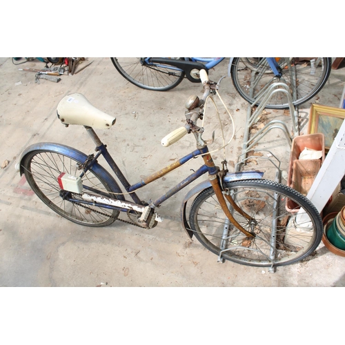 1930 - A VINTAGE VINDER LADIES BIKE