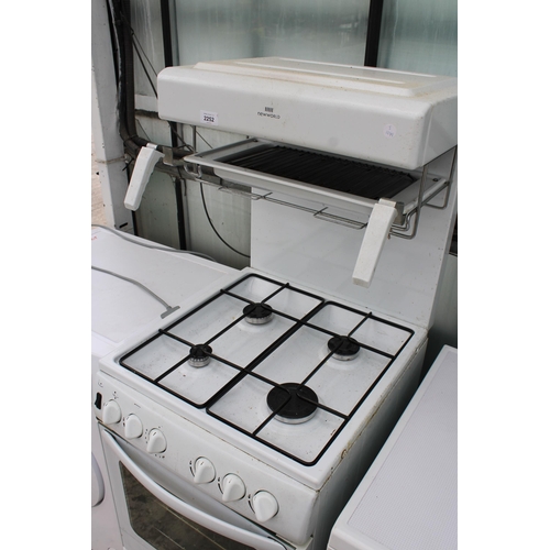 2252 - A WHITE NEWWORLD GAS OVEN AND HOB