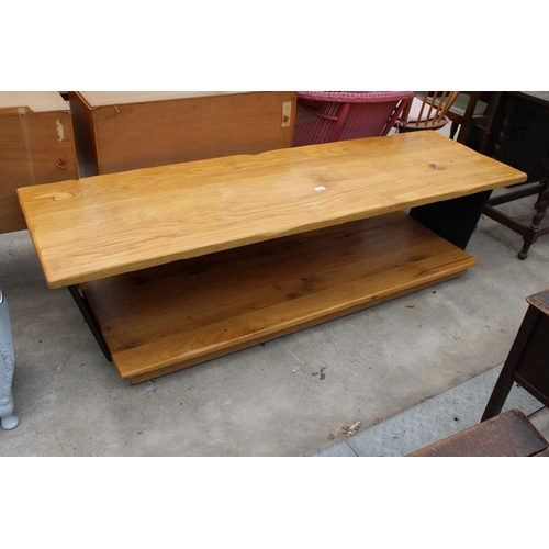 2643 - A MODERN TWO TIER OAK COFFEE TABLE WITH METAL ENDS, 70