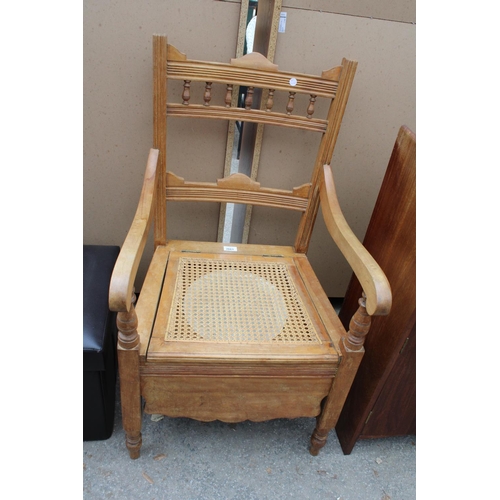 2663 - A LATE VICTORIAN COMMODE CHAIR