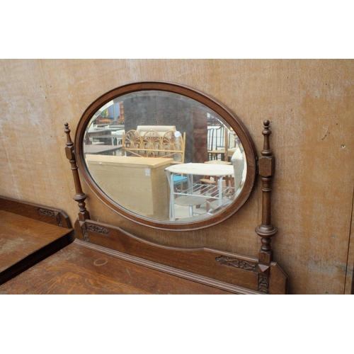 3085 - AN EARLY 20TH CENTURY OAK BEDROOM SUITE COMPRISING MIRROR DOOR WARDROBE, DRESSING CHEST AND CHEST