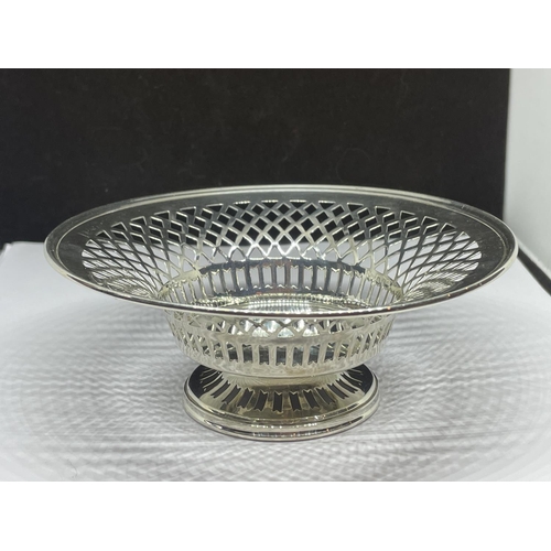 54 - A HALLMARKED LONDON SILVER FOOTED DISH GROSS WEIGHT 96.3 GRAMS