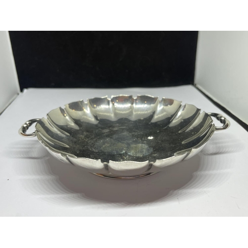 77 - A HALLMARKED BIRMINGHAM SILVER TWO HANDLED FOOTED DISH GROSS WEIGHT 138.5 GRAMS