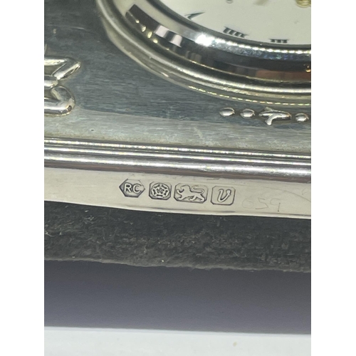 2 - A HALLMARKED SHEFFIELD SILVER R CARR ENGLAND MANTLE CLOCK WITH DECORATIVE RIBBON DESIGN HEIGHT 9CM