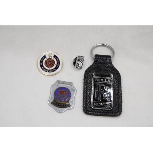 112 - A COLLECTION OF ROLLS ROYCE RELATED ITEMS TO INCLUDE BADGES AND KEYRING