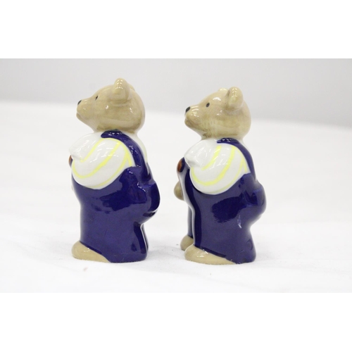 113 - TWO WADE BEARS