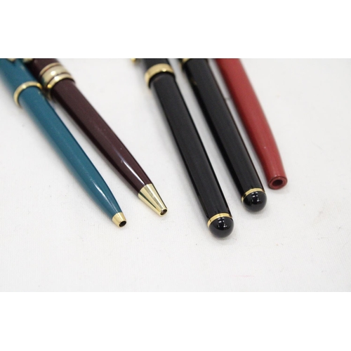 117 - FIVE PENS TO INCLUDE TWO FOUNTAIN PENS AND THREE BALLPOINT PENS