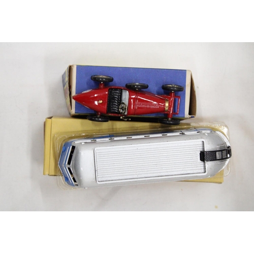 118 - TWO BOXED DINKY VEHICLES