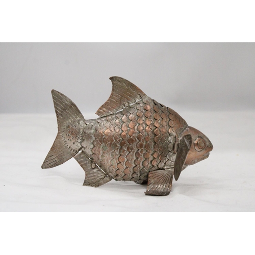 122 - A SILVER PLATED ARTICULATE FISH