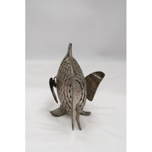 122 - A SILVER PLATED ARTICULATE FISH