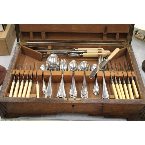 126 - A ART DECO CUTLERY CANTEEN