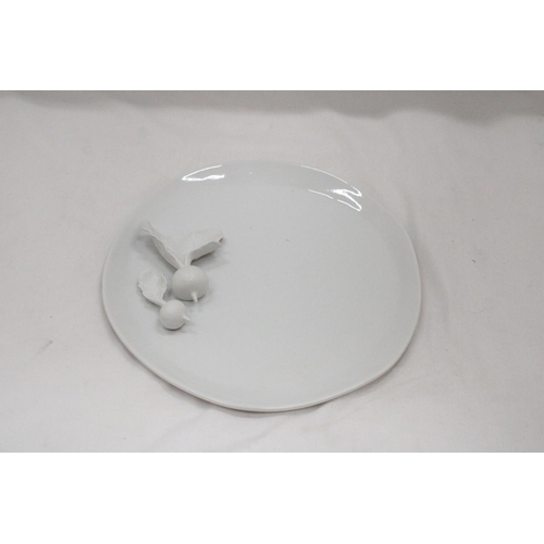 147 - A RADAR, DESIGN STORES, PORCELAIN PLATE WITH RADISH DECORATION, AS NEW IN BOX